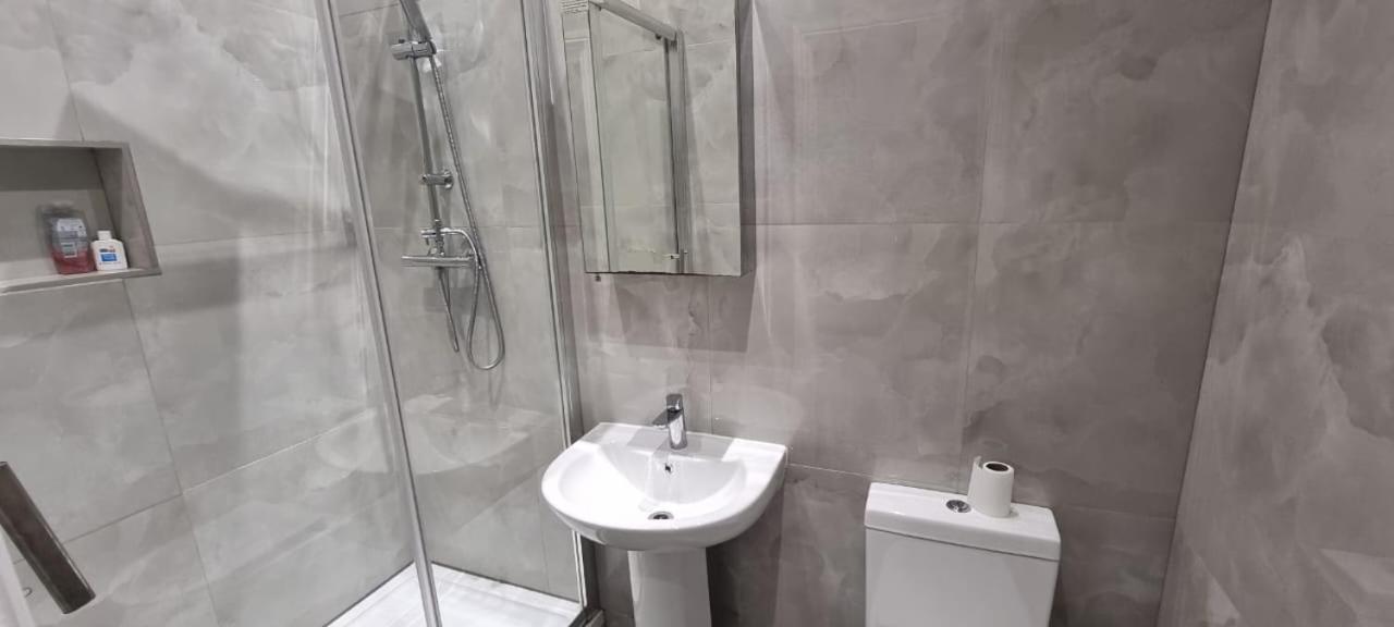 Ilford Towncentre Large Studio Екстериор снимка